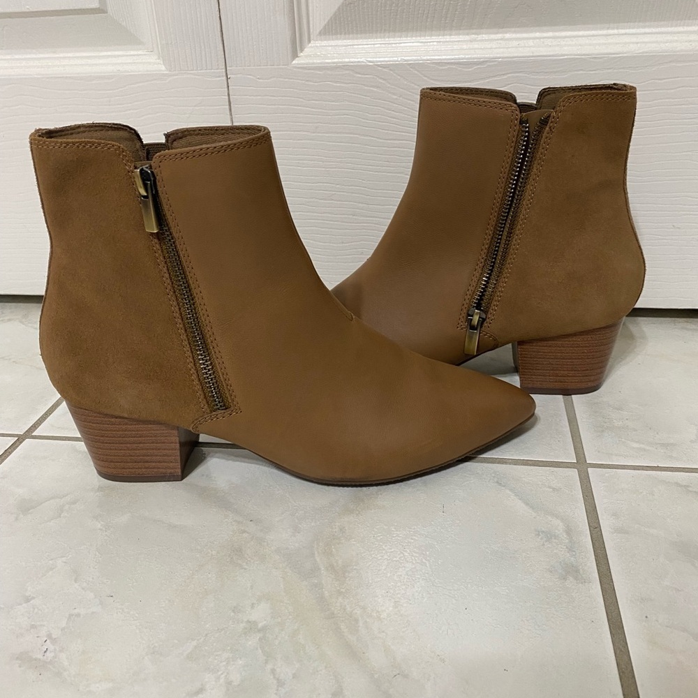 Clark’s collection Ellaine Vibe Ankle Boots size 9 - Picture 2 of 8